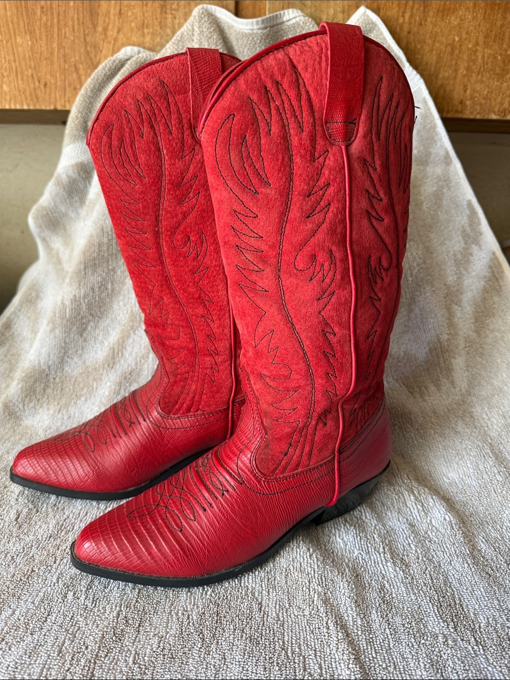 Vintage 1980s Red Western-Inspired Women's Heeled Boots